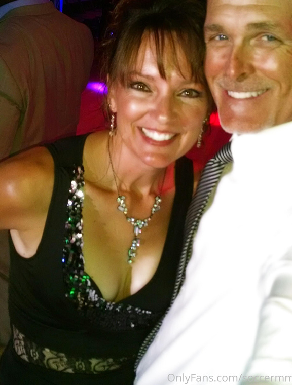 Soccer Mom QoS Cuckoldress Domme